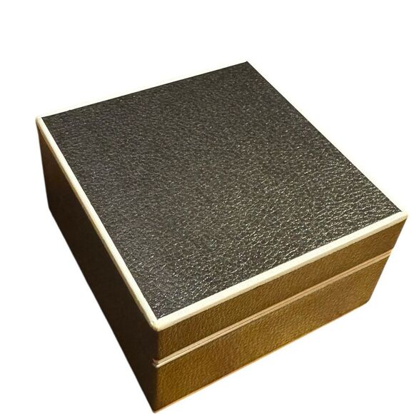 R.H. Macy & Co Elegant Sterling Silver Knot and Hoop Earring Set - Picture 2 of 6